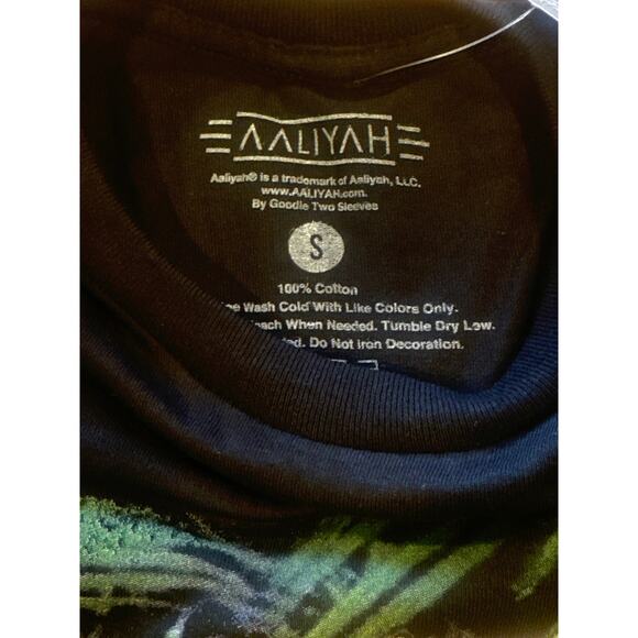 Aaliyah Short Sleeve Graphic T-Shirt New with Tags Small - Picture 5 of 6